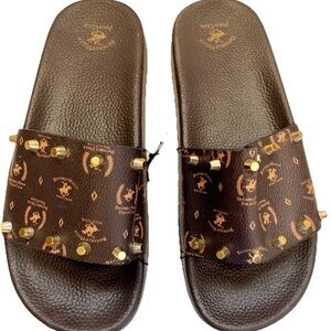 BEVERLY HILLS POLO CLUB Studded LOGO Flat SANDALS Size 9 NWOT